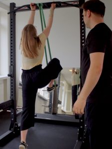 Personal Trainer ohjaa tekemistä